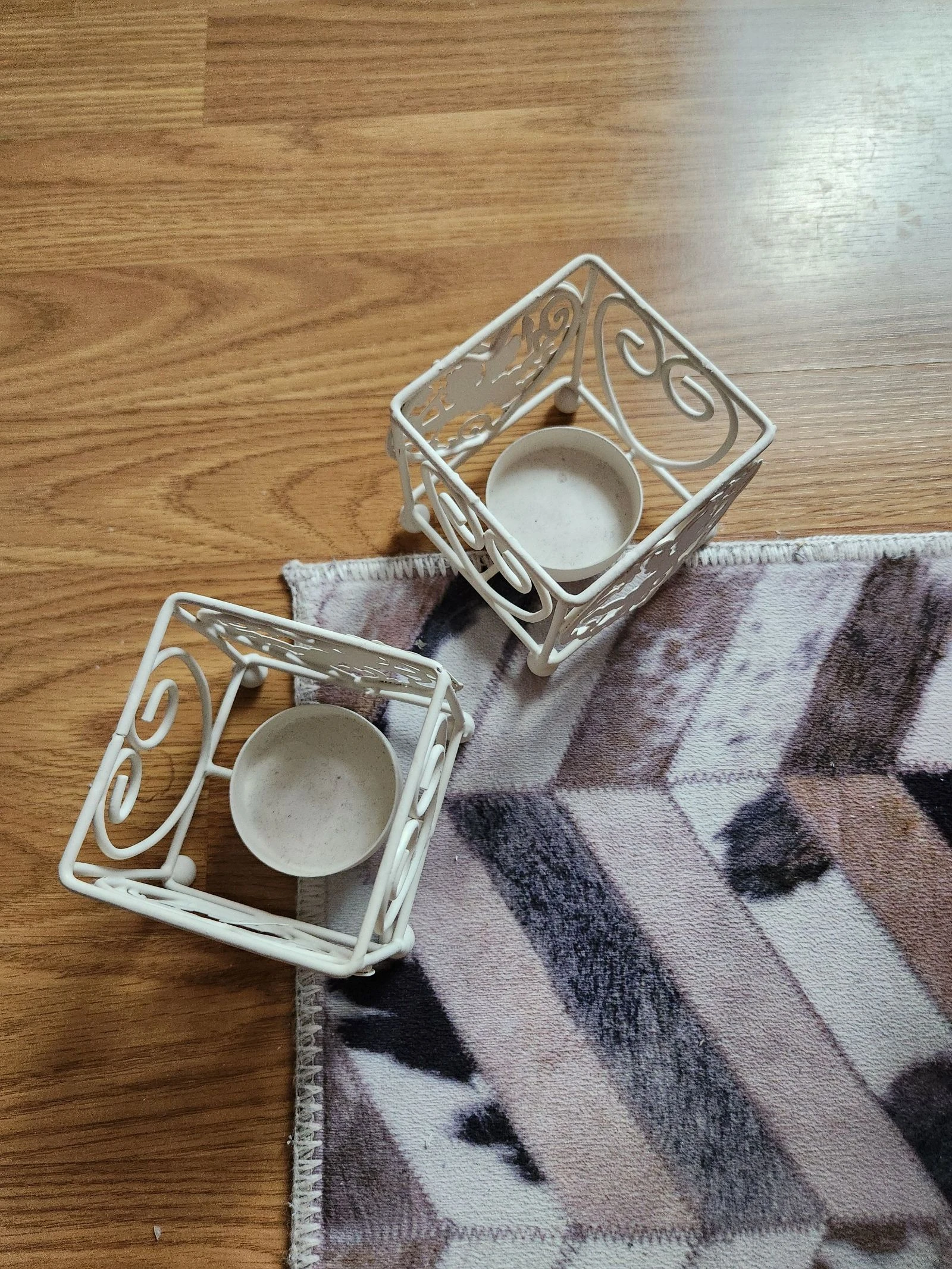 🌸2 white metal square candle holders🌸 – photo 2